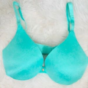 Victoria’s Secret Very Sexy Uplift Plunge Bra- 32D